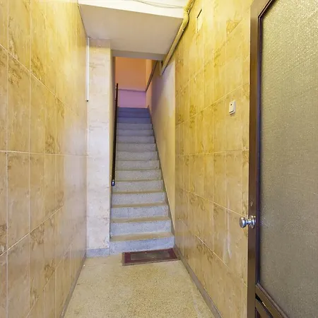 Spacious Flat Downtown *